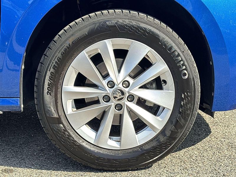Škoda Kamiq (2023) 1.0 TSI Style - fotka 25 z 28