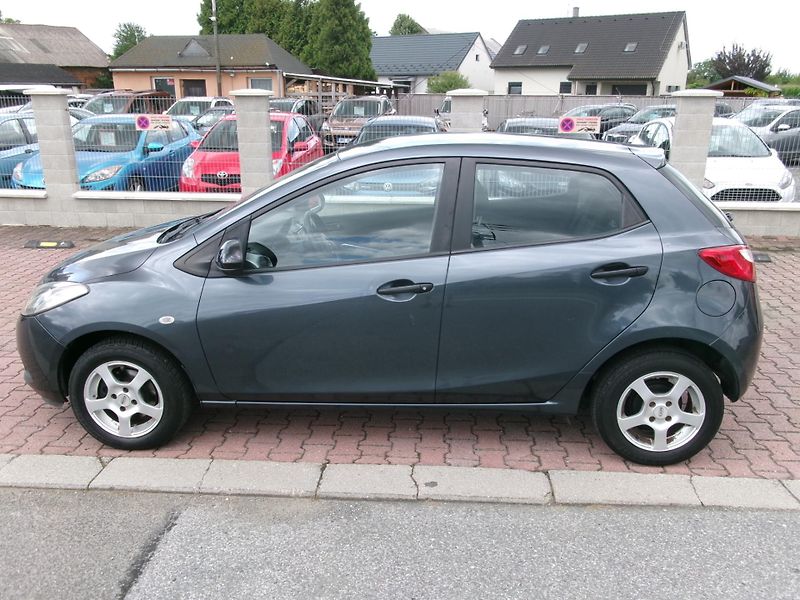 Mazda 2 (2009) 1,3i KLIMA ALU  - fotka 7 z 21
