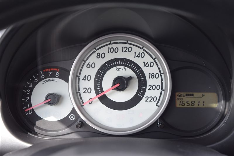 Mazda 2 1,4 i 55KW KLIMA - fotka 24 z 35