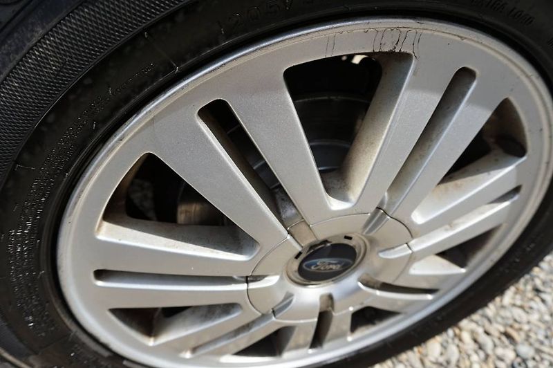 Ford Focus (2009) TREND 1,6 16V 74 kW - fotka 32 z 36