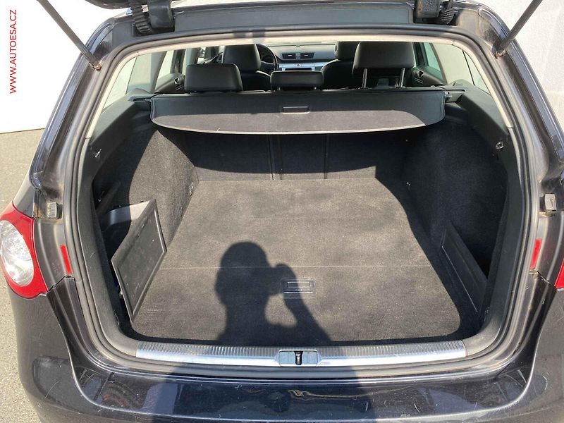 Volkswagen Passat (2006) 3.2FSi 4x4, DSG - fotka 7 z 16