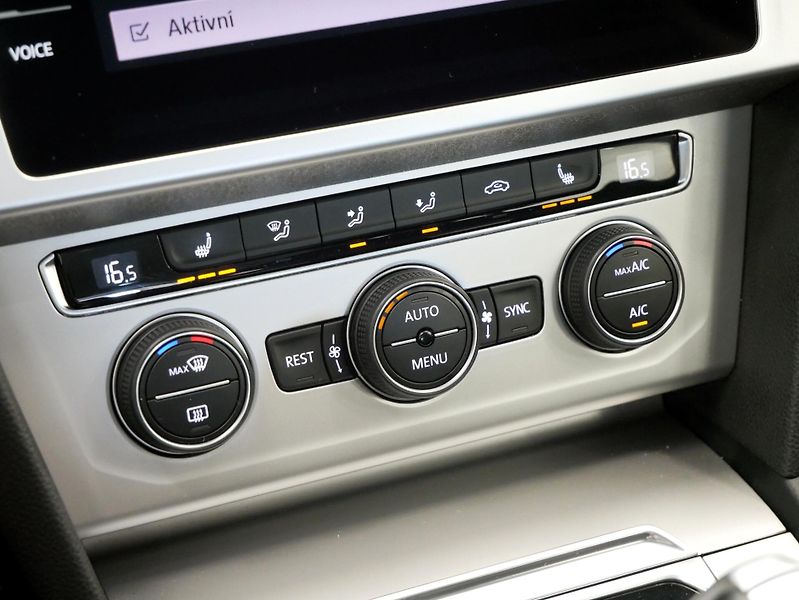 Volkswagen Passat - fotka 21 z 25
