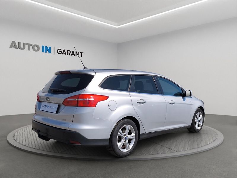Ford Focus (2015) TREND SPORT 1.0 92kW, ČR, Tažn - fotka 5 z 20