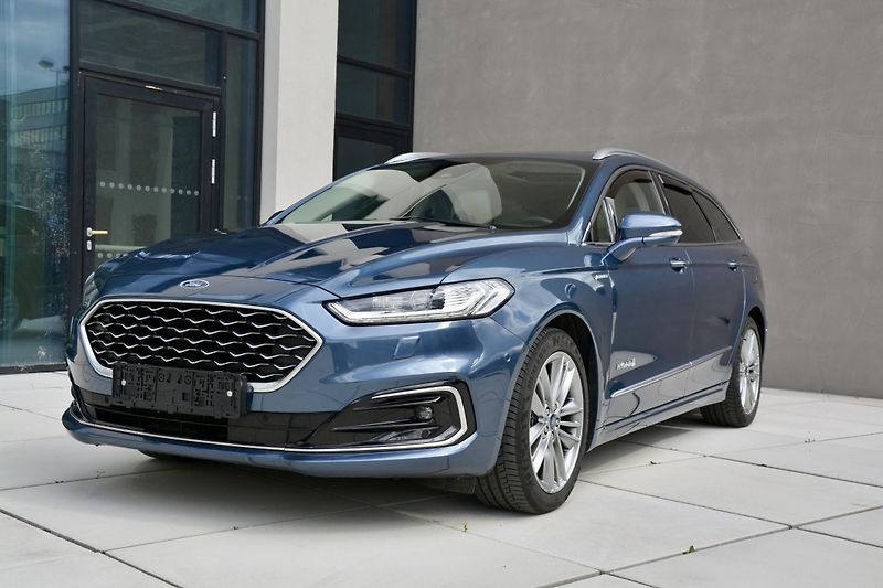 Ford Mondeo 2.0 Hybrid ecvT Aut Vignale P - fotka 4 z 37
