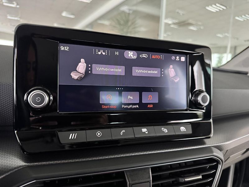 Seat Leon 1,0eTSI DSG*STYLE*Kamera*DPH - fotka 22 z 34