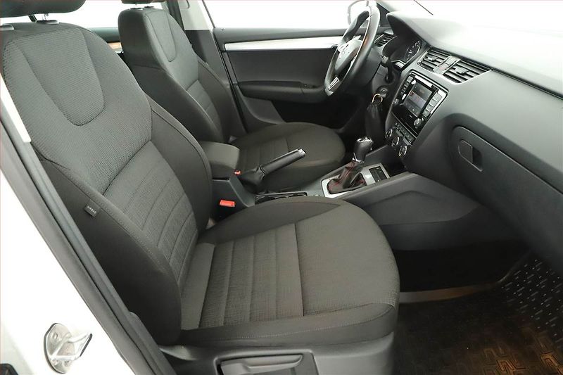 Škoda Octavia (2014) 2.0 TDI, Automat, Xenony - fotka 7 z 20