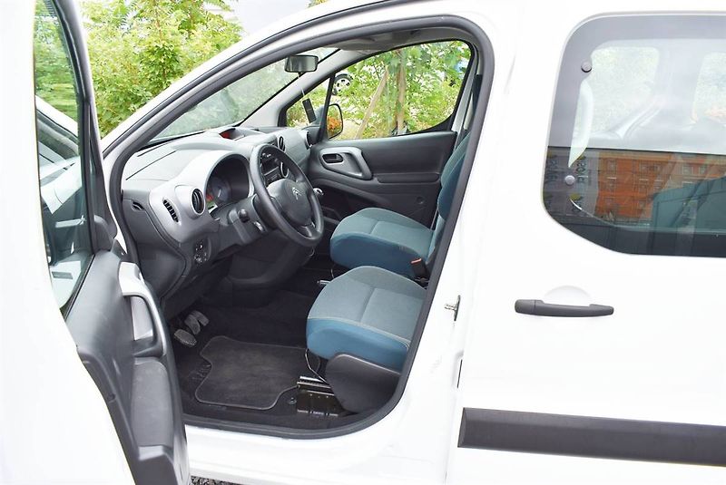 Citroën Berlingo 1,6 HDi MULTISPACE,1.M,SUPER - fotka 7 z 16