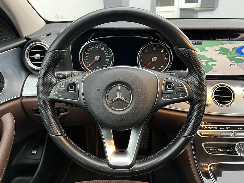 Mercedes-Benz Třídy E (2018) E 220D 4MATIC ALL TERRAIN - fotka 12 z 27