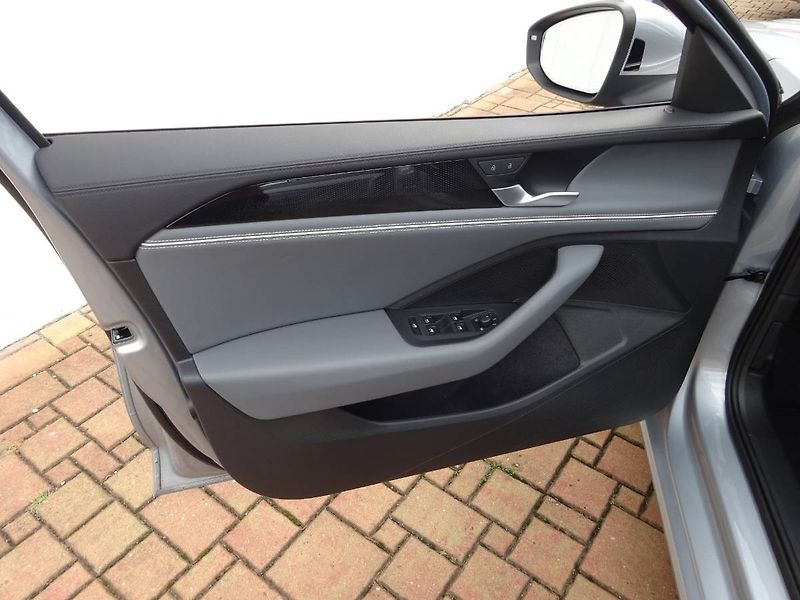 Volkswagen Passat (2024) 1,5 eTSi/ 110kW DSG Business - fotka 10 z 26