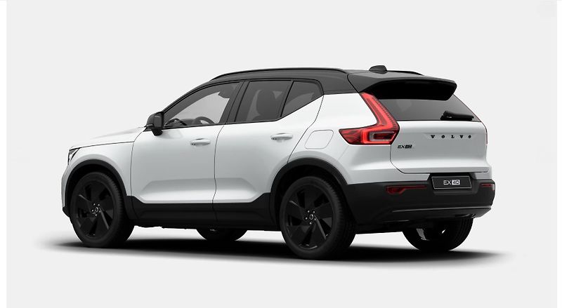 Volvo EX40 (2026) TWIN BLACK ULTRA  - fotka 3 z 13
