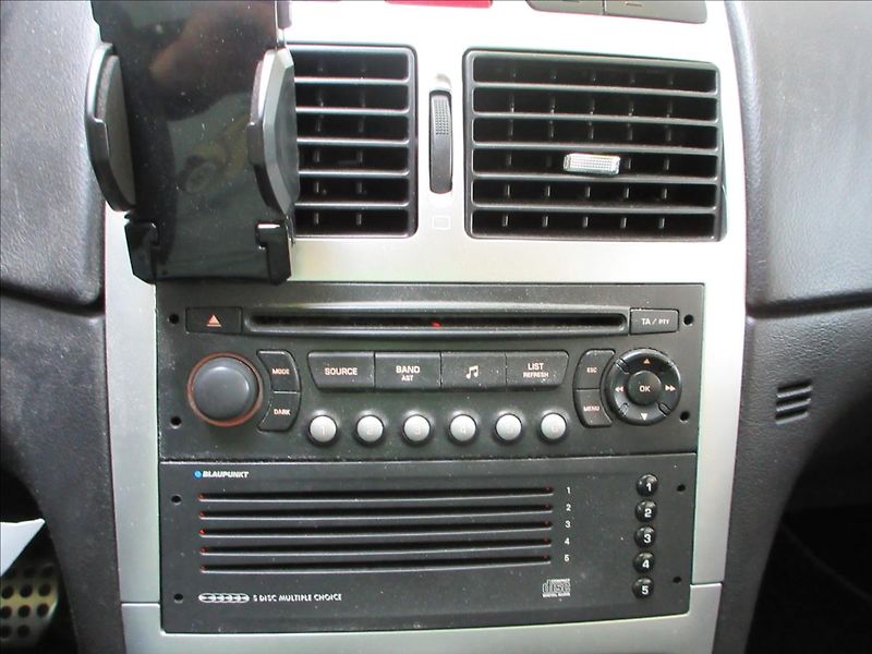 Peugeot 307 2,0 CC 2.0HDi 100Kw, JBL, Kůže - fotka 26 z 37