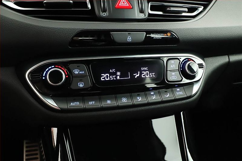 Hyundai i30 (2025) 1.5 T-GDI MHEV 48V, N-Line - fotka 15 z 18