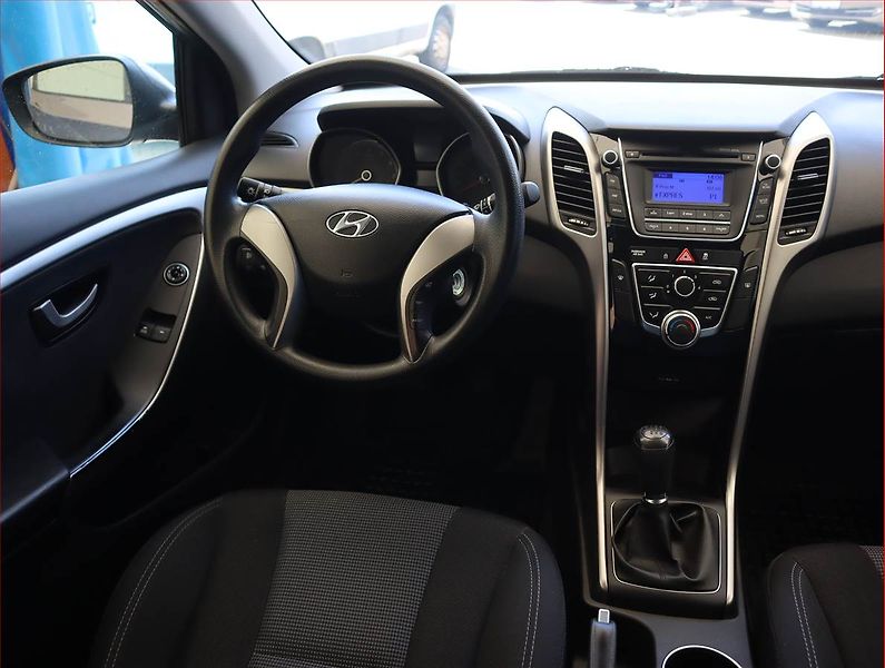 Hyundai i30 (2014) 1.4 CVVT - fotka 7 z 14