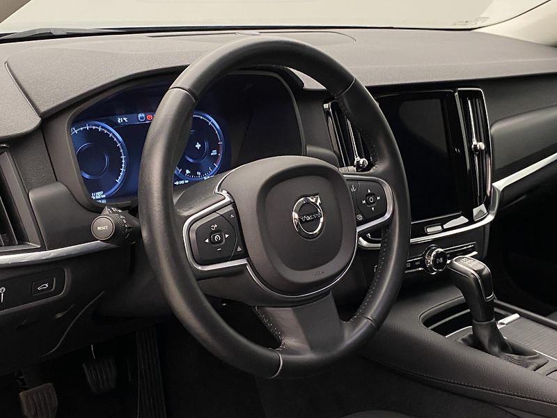 Volvo V90 D3 KINETIC REZERVACE - fotka 18 z 38
