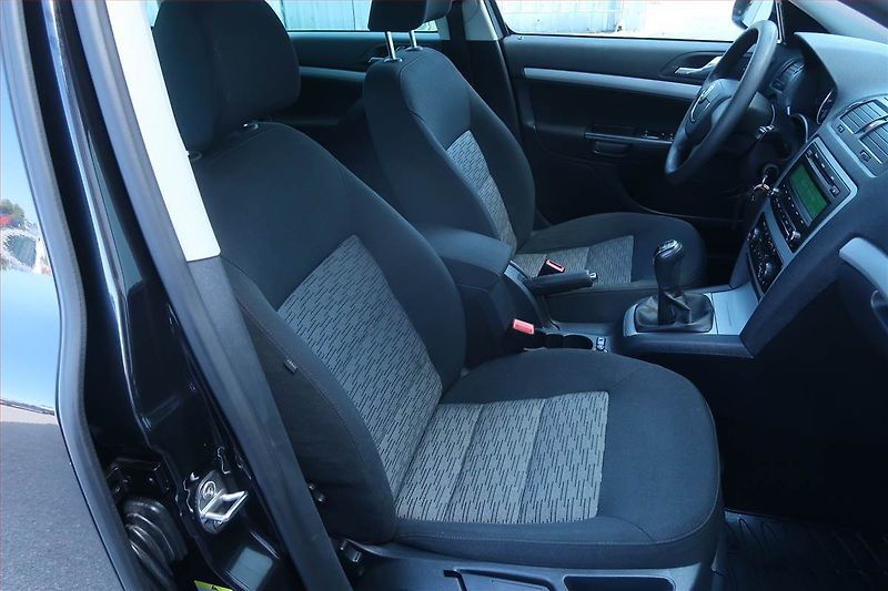 Škoda Octavia (2012) Ambition 1.2 TSI, Serv.kniha - fotka 9 z 18