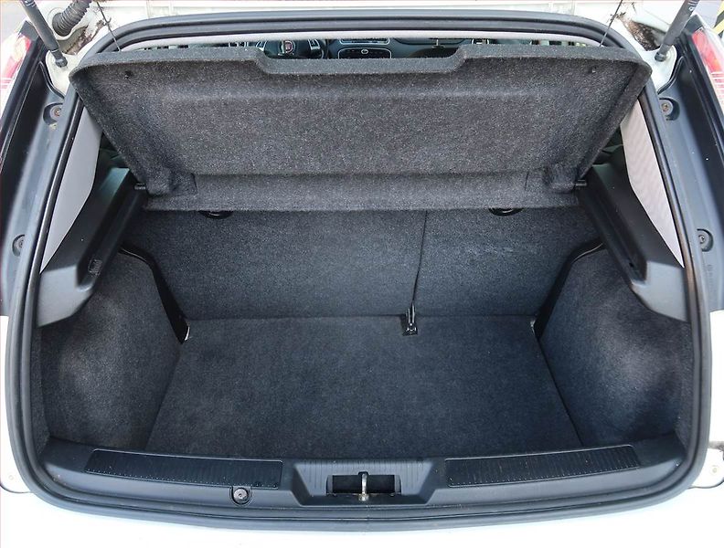 Fiat Punto Evo (2010) 1.2, nová STK, jezdí dobře - fotka 13 z 15