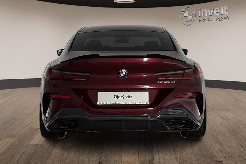 BMW Řada 8 M850i xDrive - fotka 4 z 28