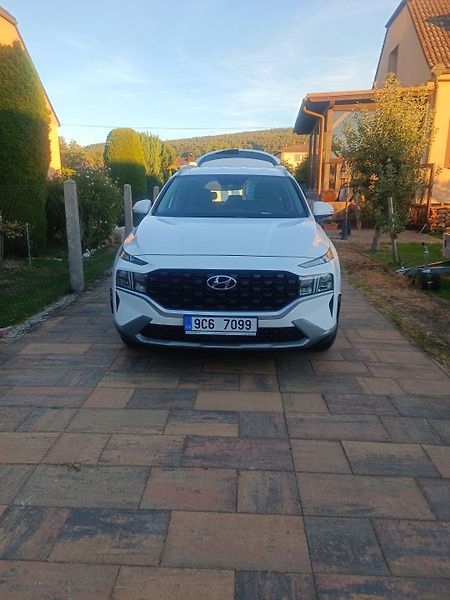 Hyundai Santa Fe (2022) - fotka 2 z 8