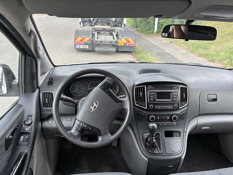 Hyundai H 1 (2016) 3+3 sedadla, prepazka - fotka 3 z 9