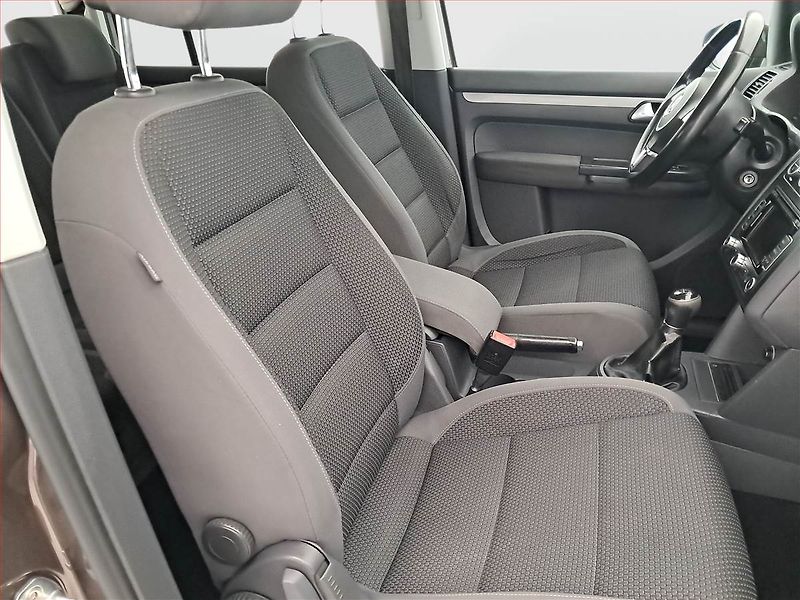 Volkswagen Touran (2012) 1.6 TDI, Tempomat - fotka 9 z 15