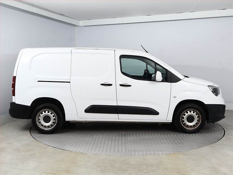 Opel Combo (2020) Maxi 1.5 CDTI, ČR, DPH - fotka 6 z 12
