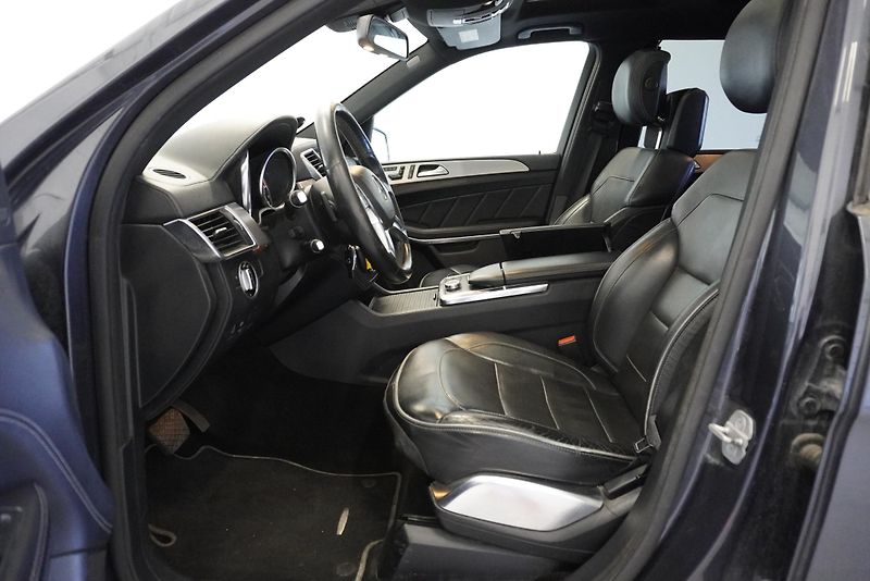 Mercedes-Benz GL GL350 3,0D V6 4MATIC AUT. - fotka 12 z 36