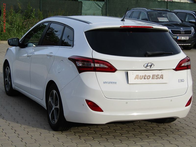 Hyundai i30 (2016) 1.6 GDi - fotka 4 z 22
