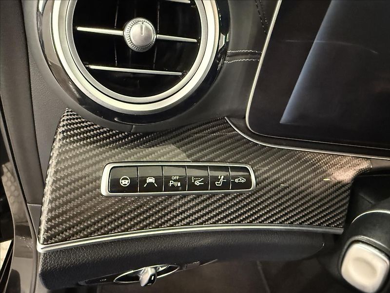 Mercedes-Benz Třídy E 4,0 Mercedes-AMG E 63S 4MATIC+ - fotka 28 z 35