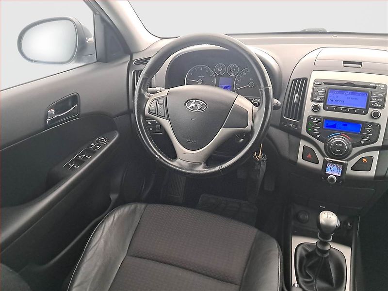 Hyundai i30 (2008) 1.6, po STK, servisované - fotka 7 z 17