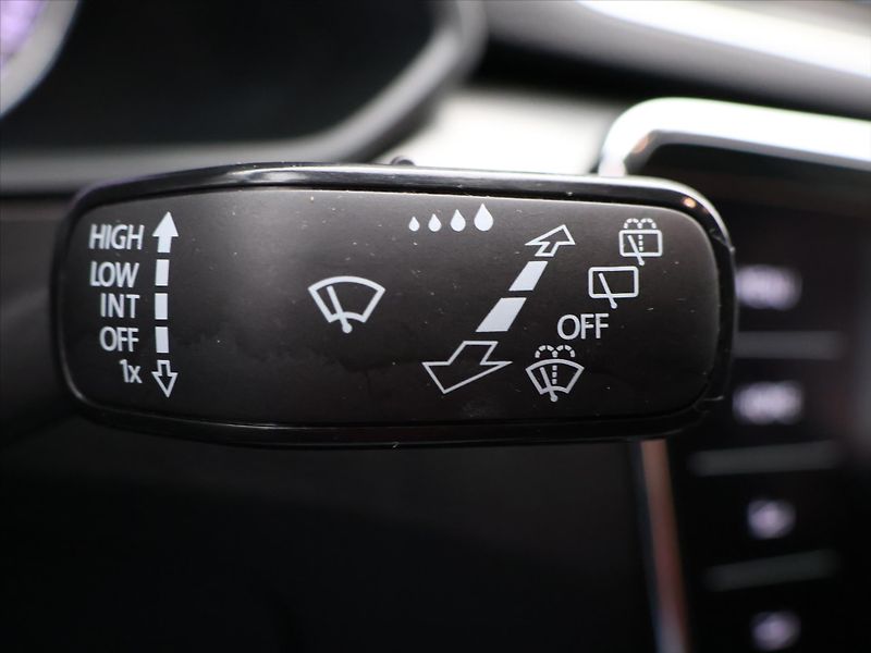 Škoda Superb 2,0 TDI 140kW DSG Style LED - fotka 21 z 34