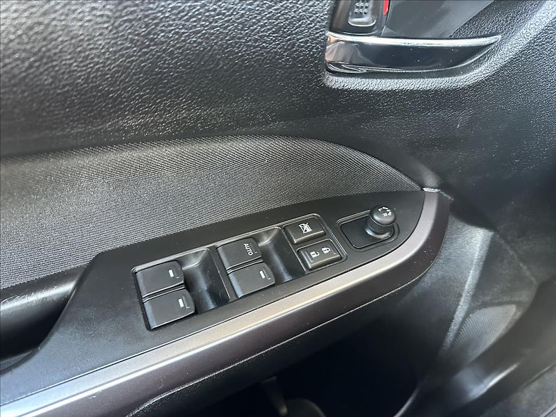 Suzuki Vitara 1,4 4x4 HYBRID - fotka 22 z 32