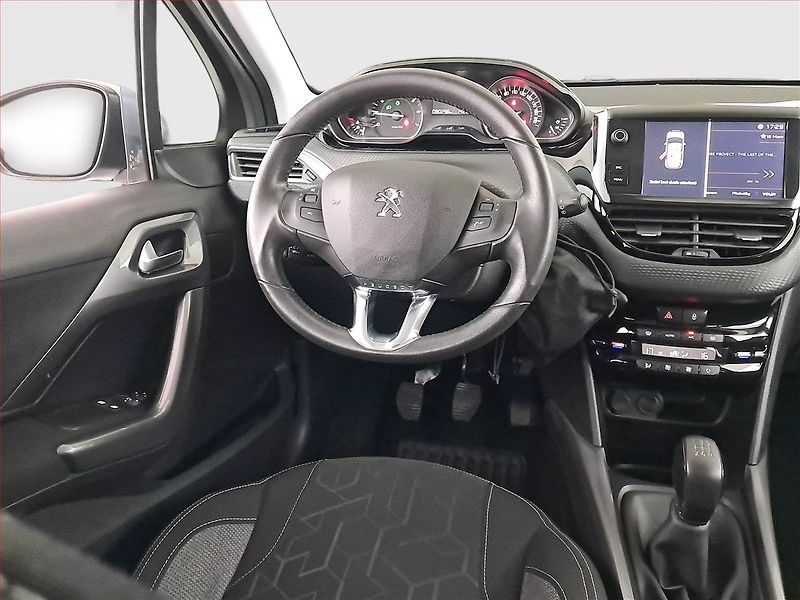 Peugeot 2008 (2019) 1.2 PureTech, Serv.kniha - fotka 7 z 19