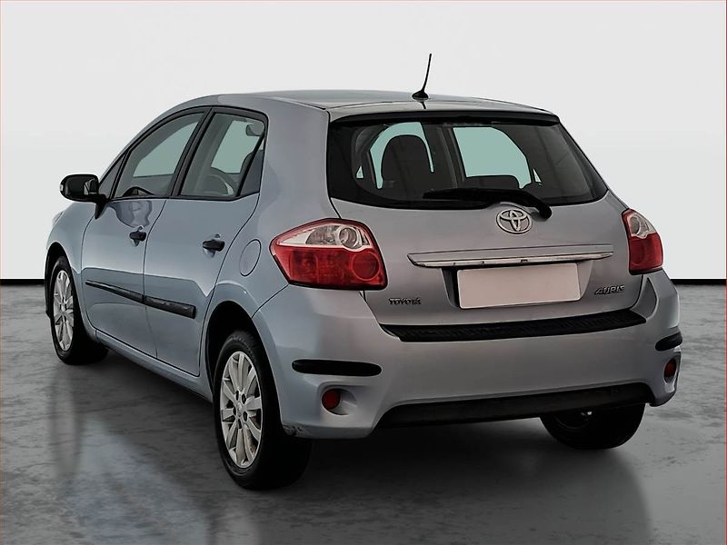 Toyota Auris (2010) 1.6 Valvematic - fotka 4 z 16