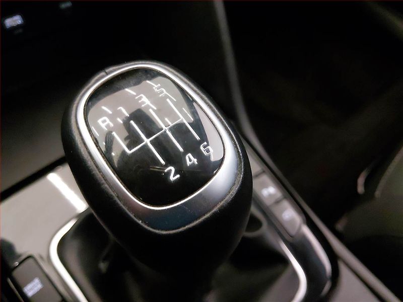 Kia Sportage (2023) Top 1.6 T-GDI - fotka 15 z 16