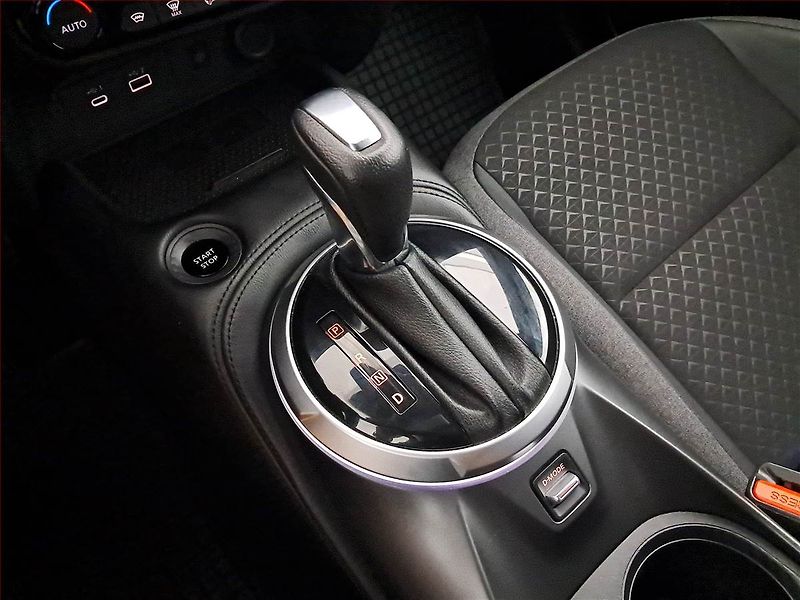 Nissan Juke (2024) N-Connecta 1.6 Hybrid - fotka 16 z 20