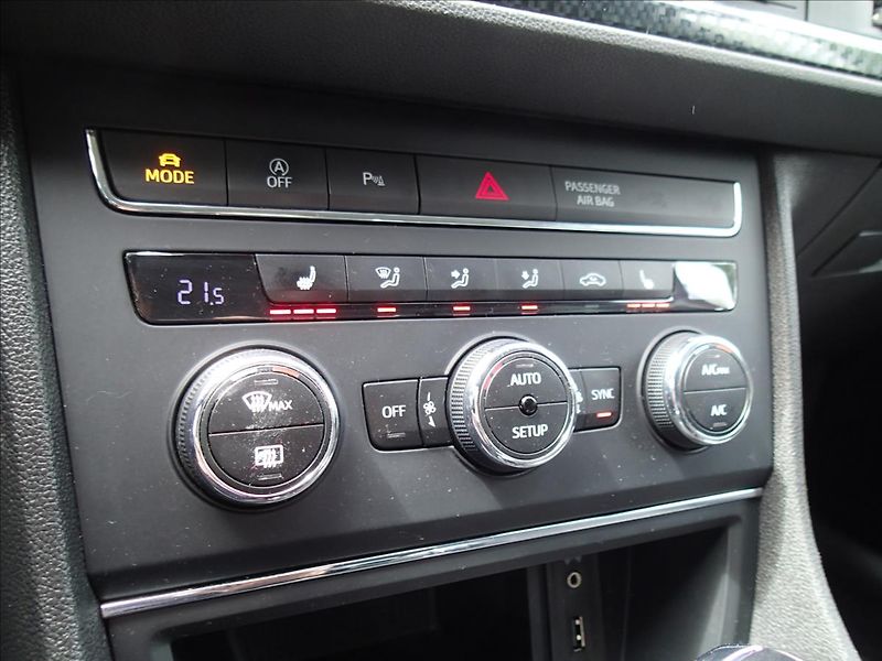 Seat Leon 2,0 TDi, FR, Dsg, ČR - fotka 22 z 49
