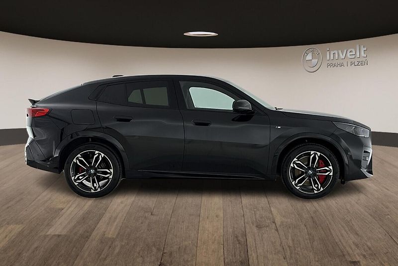 BMW X2 xDrive20d - fotka 2 z 24