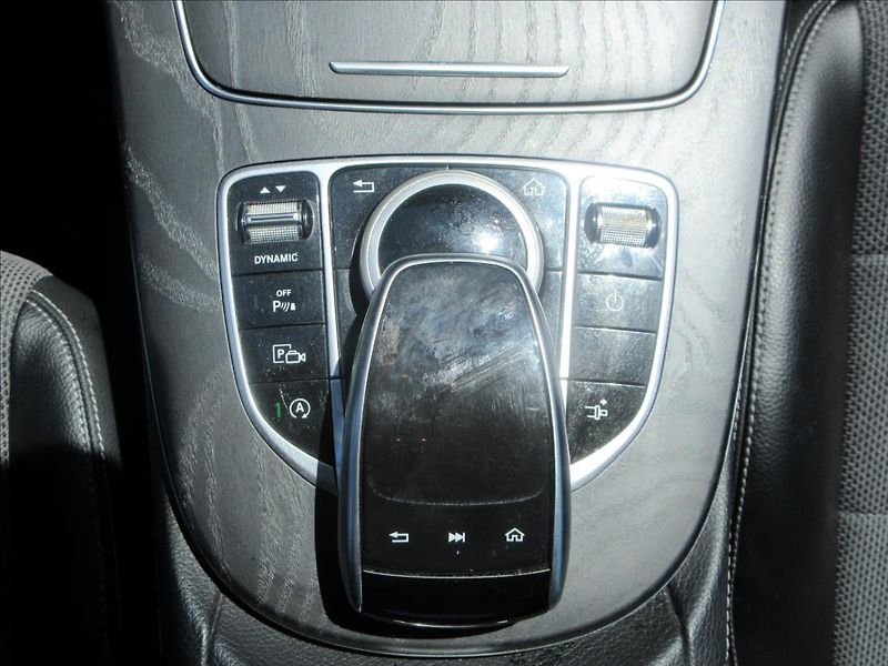 Mercedes-Benz Třídy E 220D 143Kw, Panorama, Nové ČR - fotka 21 z 29