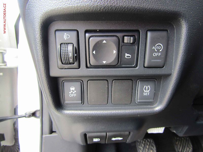 Nissan Juke (2015) 1.2DiG-T, Navigace, AC - fotka 18 z 18