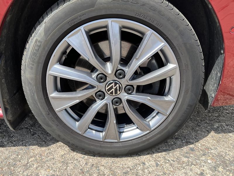Volkswagen Multivan (2023) T7 LONG*MATRIX*PANORAMA*TAŽNÉ - fotka 48 z 49
