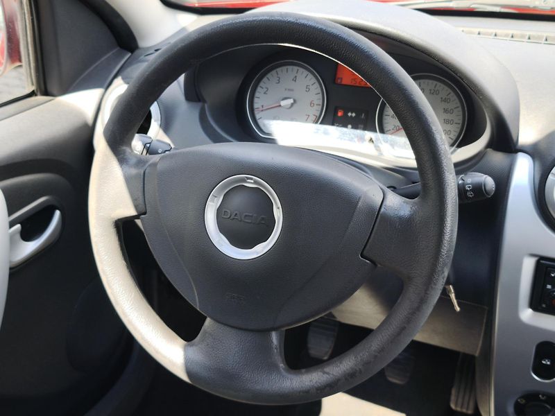 Dacia Sandero 2009 1.4 MPI 55kW - fotka 8 z 26