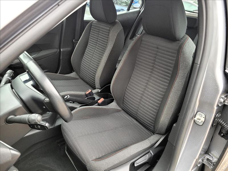 Peugeot 2008 1,5 HDI,navi,digiklima,alu, - fotka 8 z 50