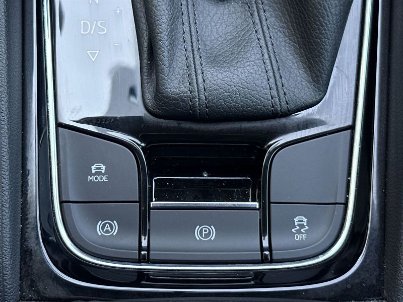 Škoda Karoq (2022) 1.5 TSI DSG Style - fotka 24 z 33