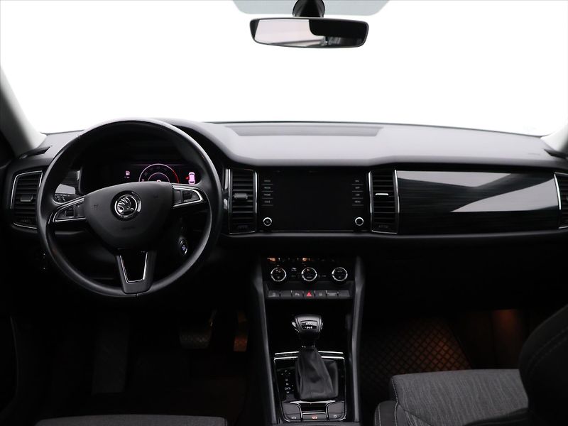 Škoda Kodiaq 2,0 TDI 140kW Style Navi - fotka 25 z 33