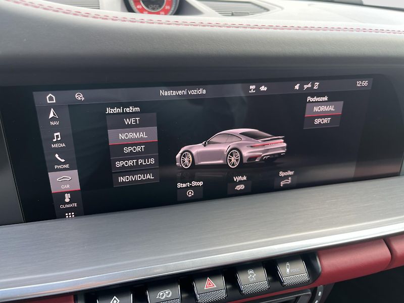 Porsche 911 Turbo S - fotka 19 z 28