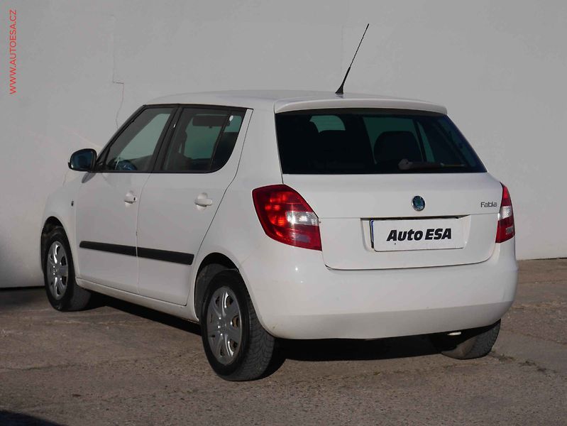 Škoda Fabia (2010) 1.2 12V, ČR, Ambition Plus - fotka 4 z 16
