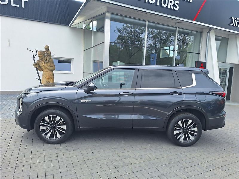 Mitsubishi Outlander (2026) 2,4 L 4x4  PHEV INVITE - fotka 3 z 16
