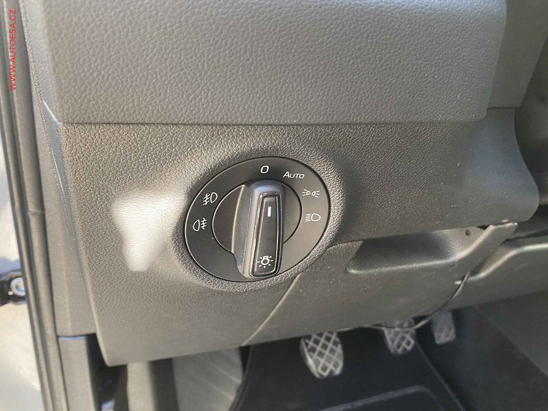 Škoda Karoq (2019) 1.0 TSi, Ambition, +kola - fotka 15 z 18