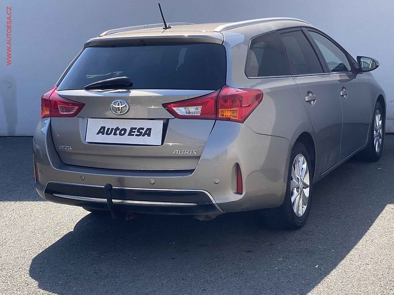 Toyota Auris (2013) 1.6i, 1.maj,ČR, Active - fotka 4 z 21