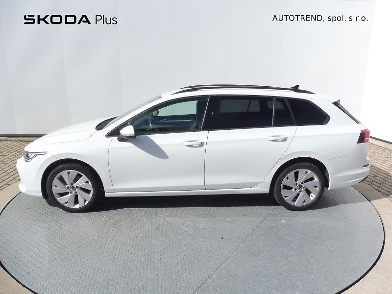 Volkswagen Golf Variant (2024) Life 1,5 TSI 85kW - fotka 3 z 24